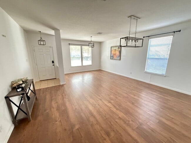 Building Photo - 16206 Raceway Downs