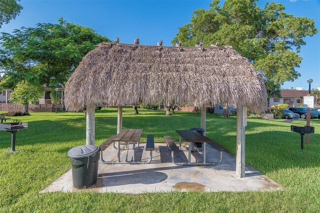 Building Photo - 11235 SW 88th St