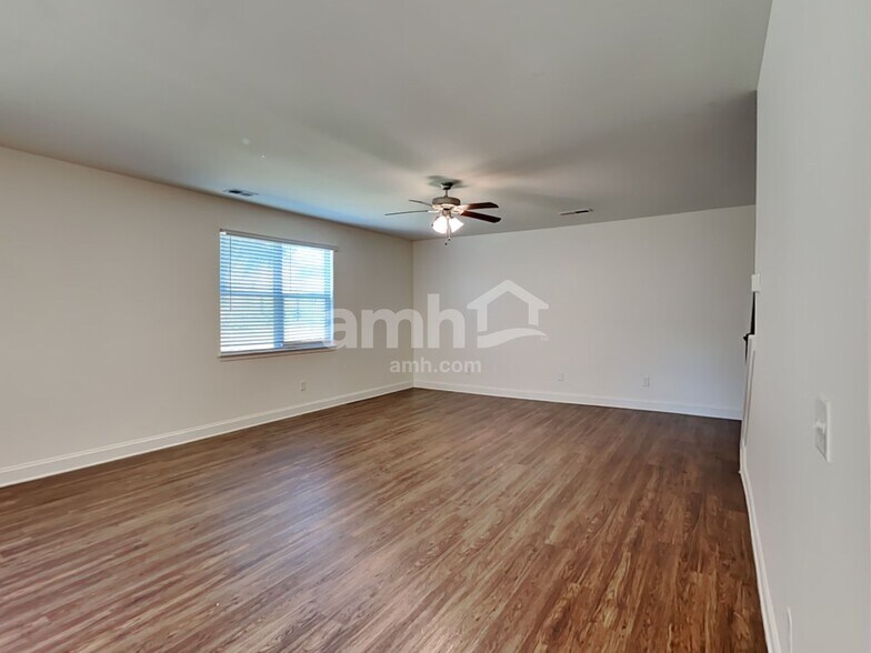 Building Photo - 2442 Napa Valley Dr