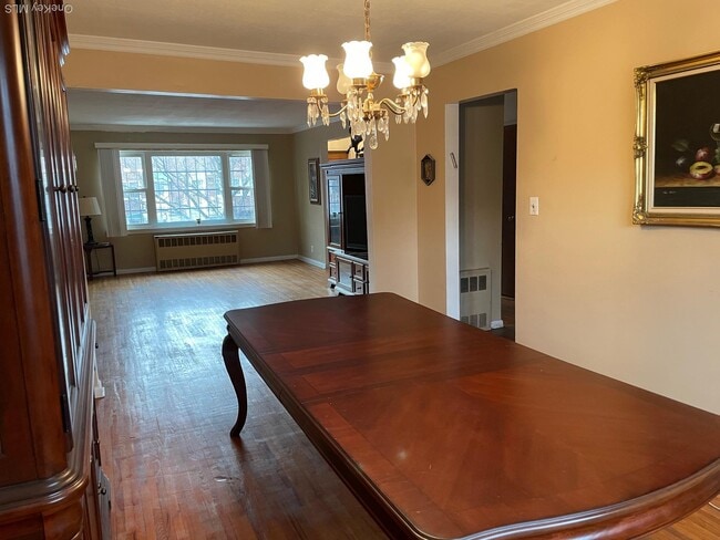 Building Photo - 147-27 76th Rd