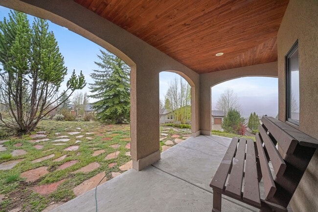 Building Photo - 9154 Daybreaker Dr