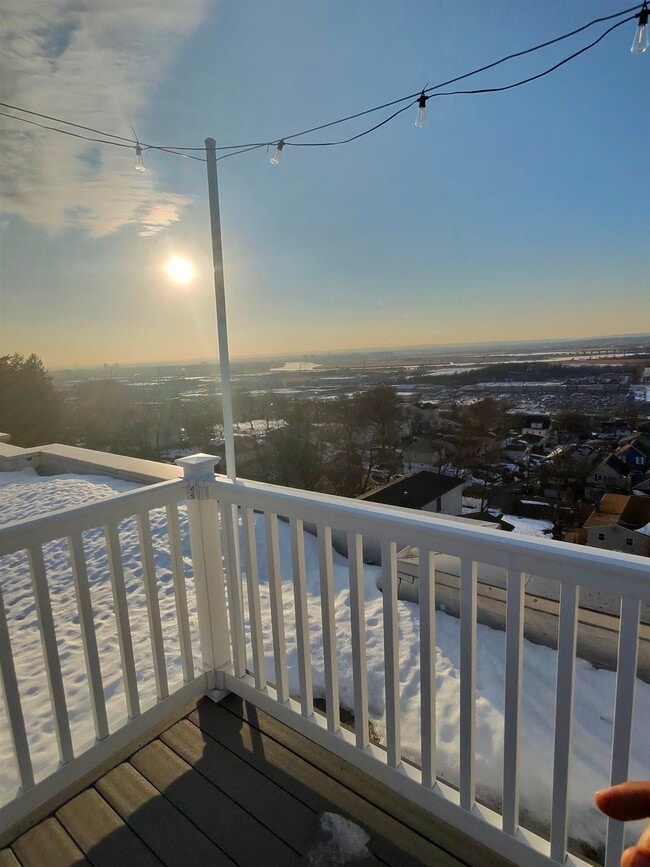 Building Photo - 8915 Bergenwood Ave