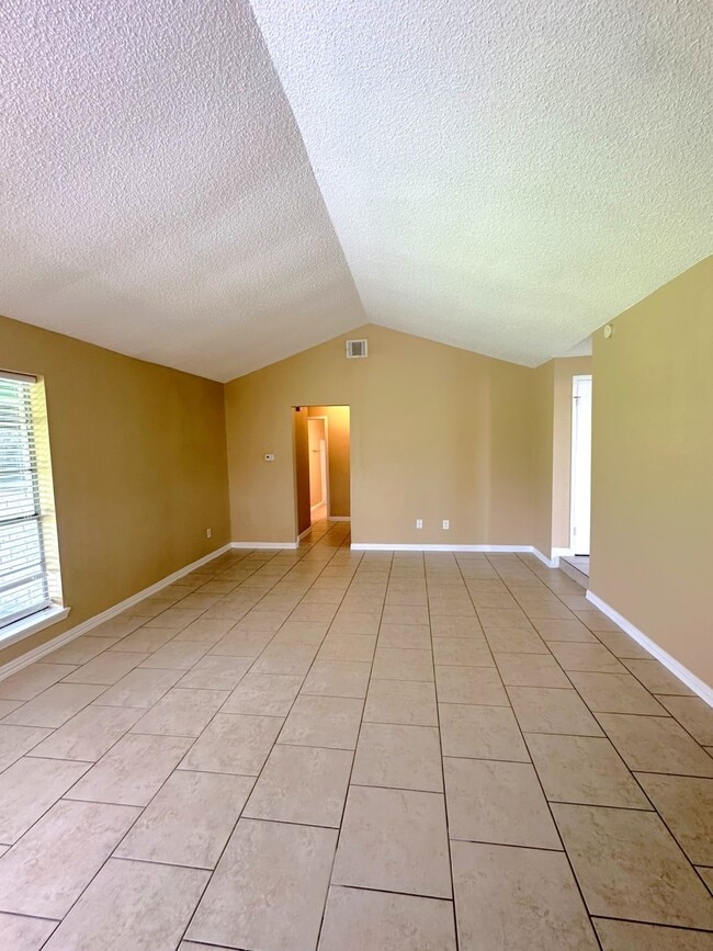 Building Photo - 12210 Roandale Dr