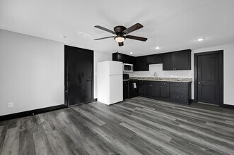 Building Photo - 1313 10th St