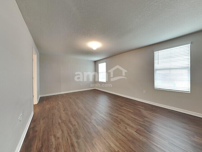 Building Photo - 10416 Flathead Dr