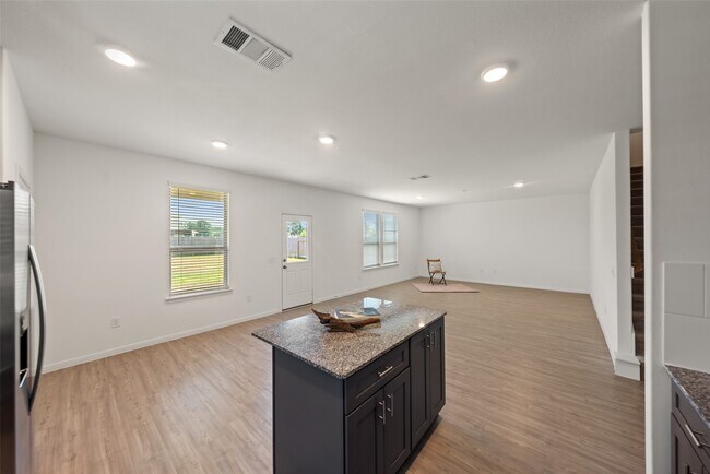 Building Photo - 14866 Ash Landing Dr