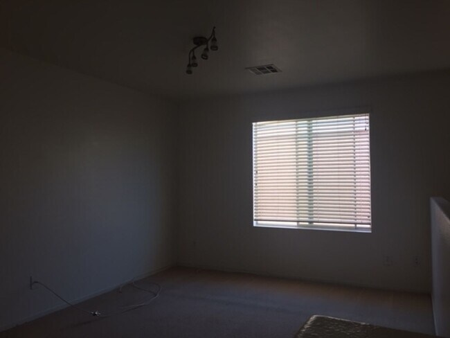 Building Photo - 4-bedroom, 3 bath + Loft!  Mountain's Edge 89178