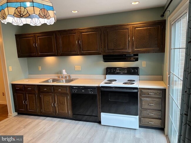 Building Photo - 70 Winged Foot Dr