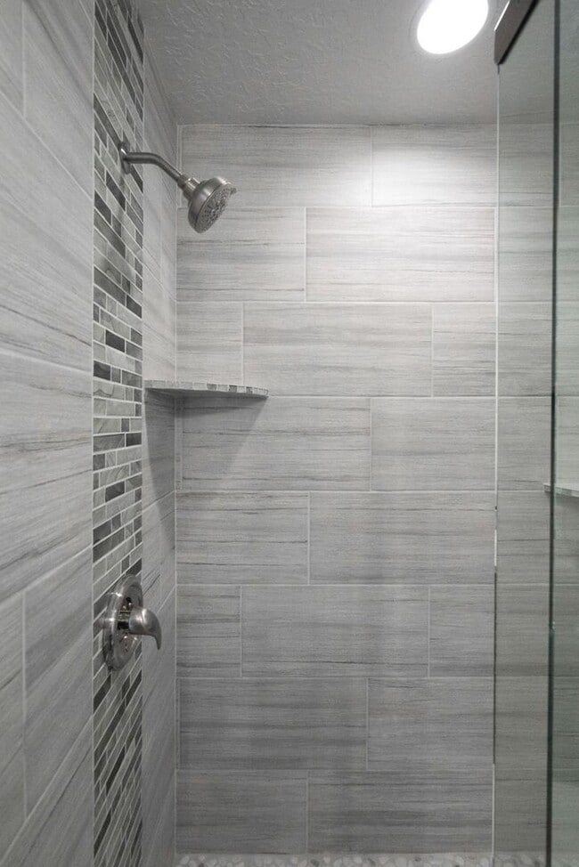 Building Photo - Fully Remodeled Townhome in the Heart of D...