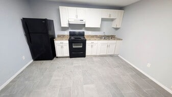 Building Photo - 1801 Cortez St