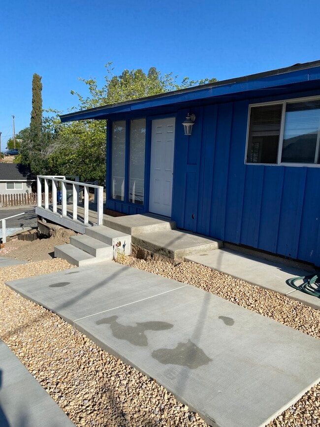 Primary Photo - 511 Harding Ave