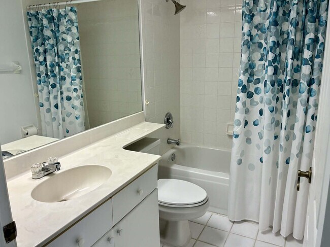 Building Photo - 1930 Westminster Cir