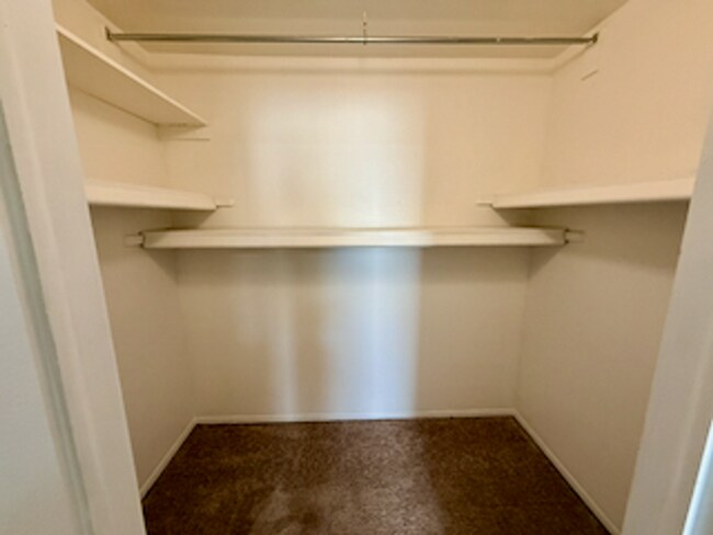 Building Photo - 2802 Stoney Ridge Dr