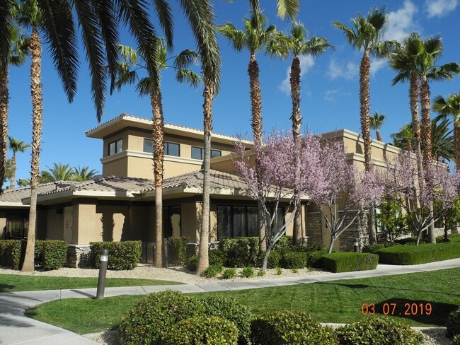 Building Photo - 1051 Whitworth Ave