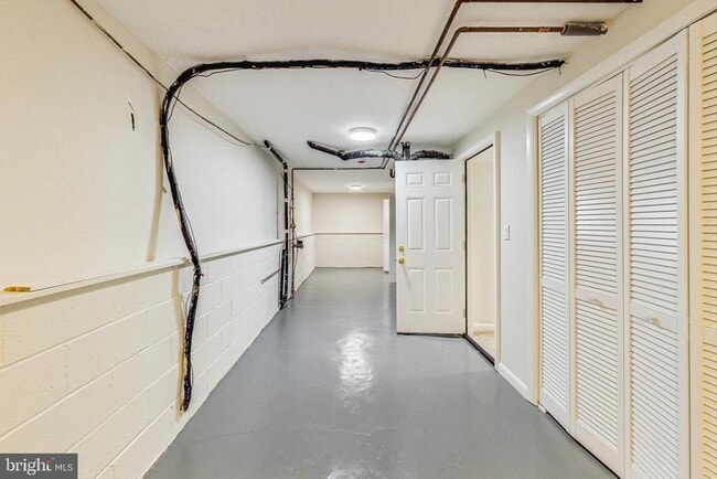 Building Photo - 6307 Willow Way