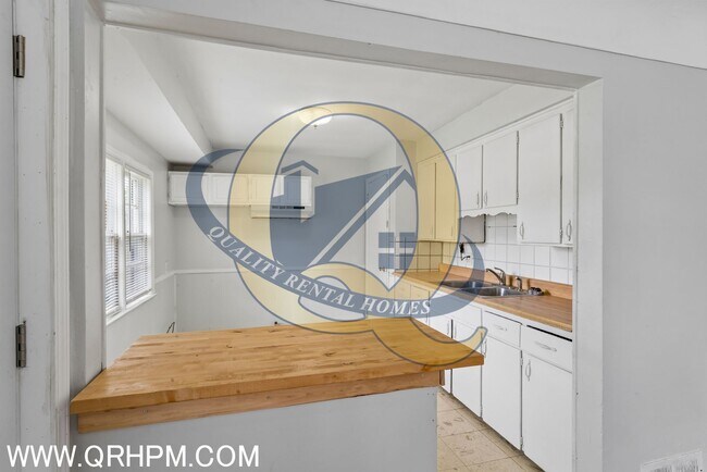 Building Photo - Don't miss your opportunity to make this home yours! Contact us today to schedule a showing.