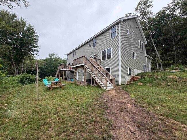 Building Photo - 13A Cedar Ridge Dr