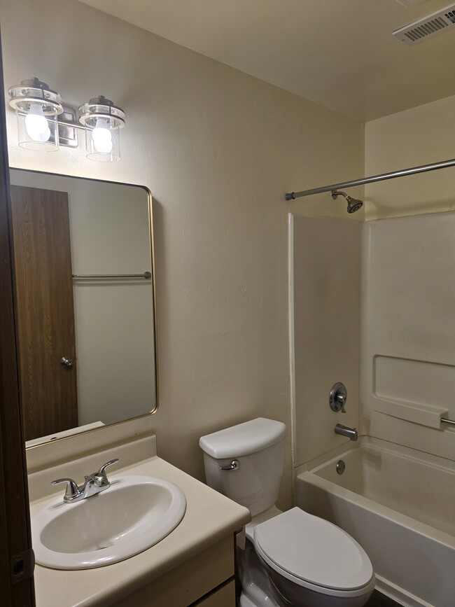 Building Photo - Riverbend Apts