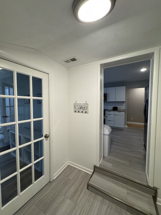 Building Photo - 523 Dudding Ave