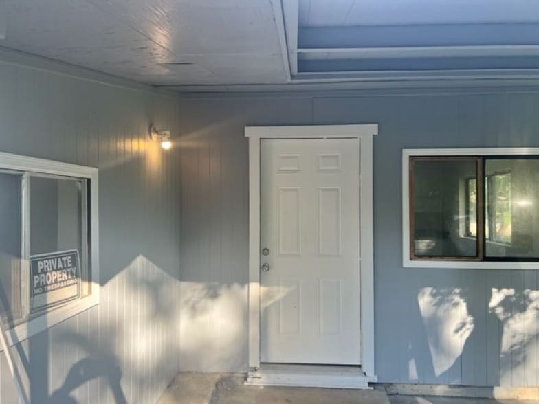 Building Photo - 8615 Beaumont Dr