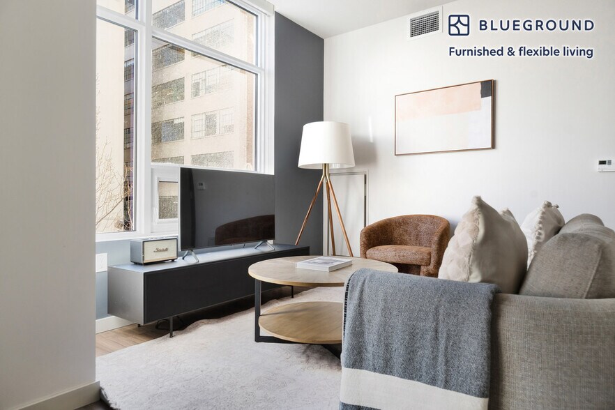 Building Photo - 2015 2nd Ave