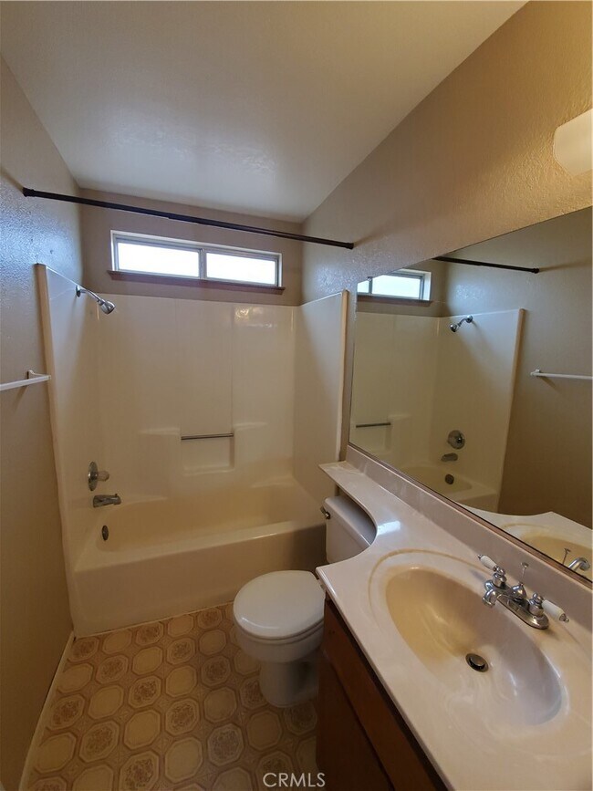 Building Photo - 8443 Great Cir Dr