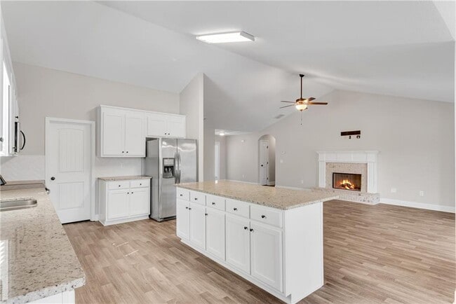 Building Photo - 2164 Savannah Dr