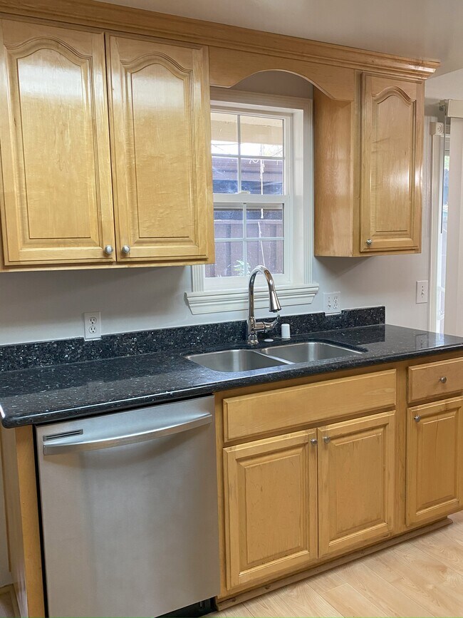 Building Photo - 4971 Ponderosa Ter