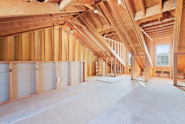 Building Photo - Phenomenal on Philpott!
