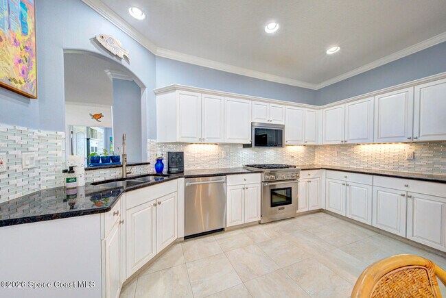 Building Photo - 1937 Golf Vista Blvd