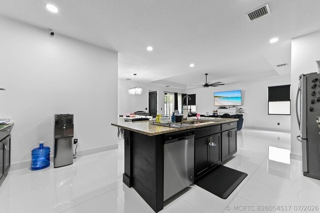 Building Photo - 7461 Moonrise Dr