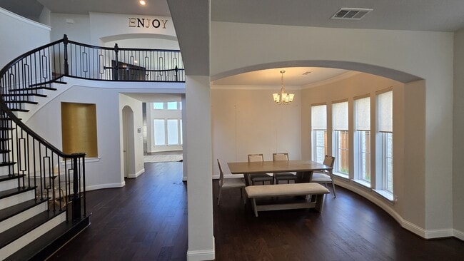 Building Photo - 1112 Maverick Dr