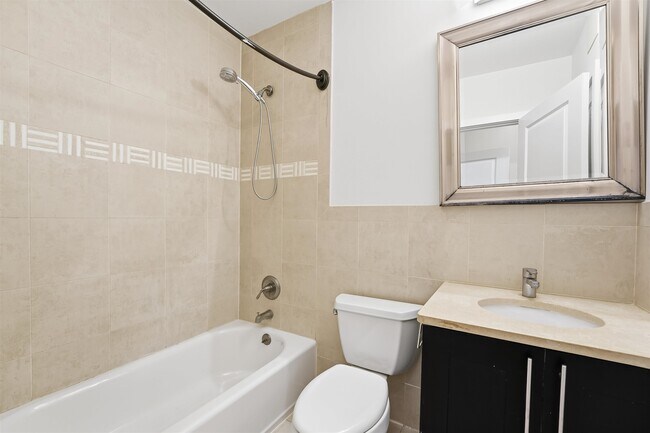 Building Photo - 405 4th St