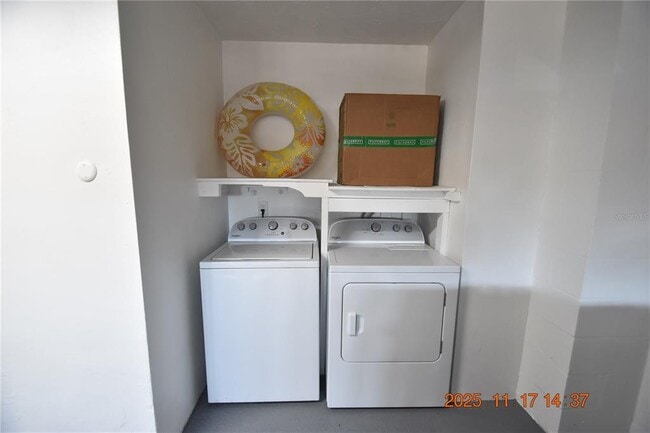 Building Photo - 705 Spanish Main Dr