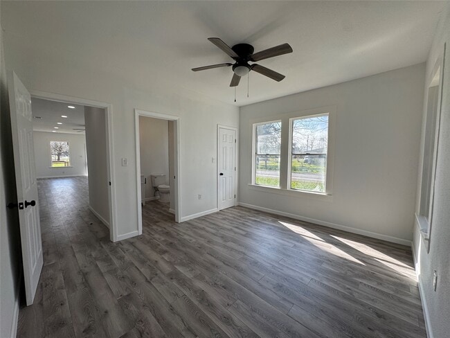 Building Photo - 301 E 3rd St