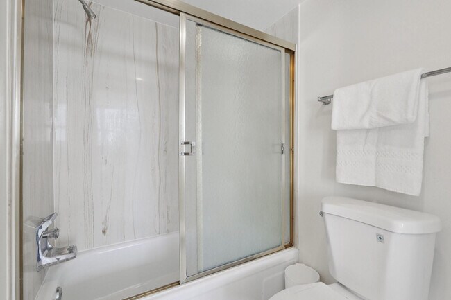 Building Photo - 2701 N Ocean Blvd