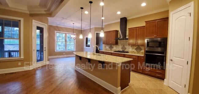 Building Photo - 550 Cottonfield Cir