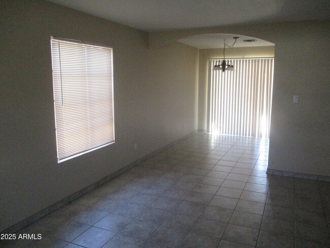 Building Photo - 3317 W Quail Ave