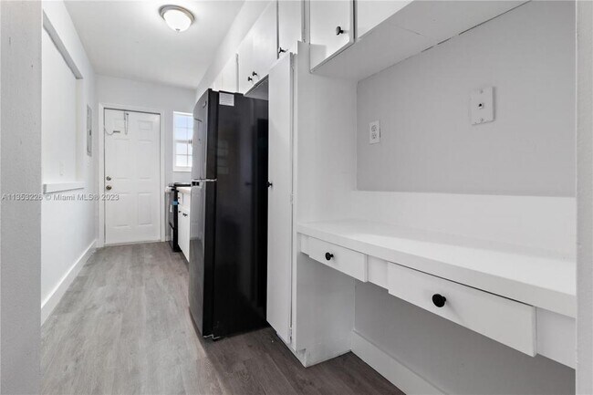 Building Photo - 1 bedroom in Miami FL 33162