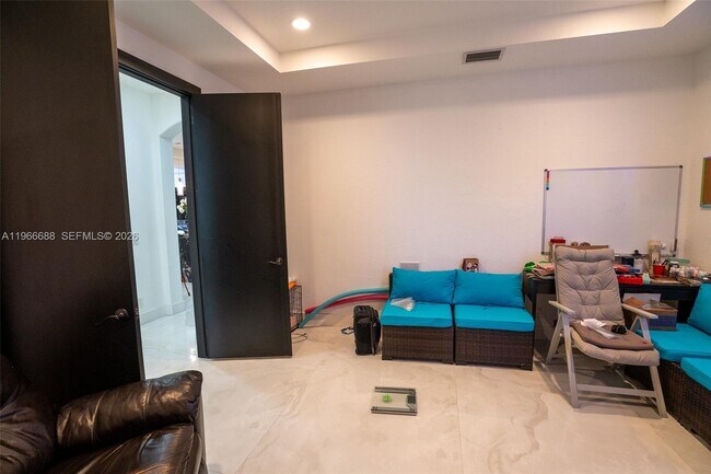 Building Photo - 7875 NW 110th Dr