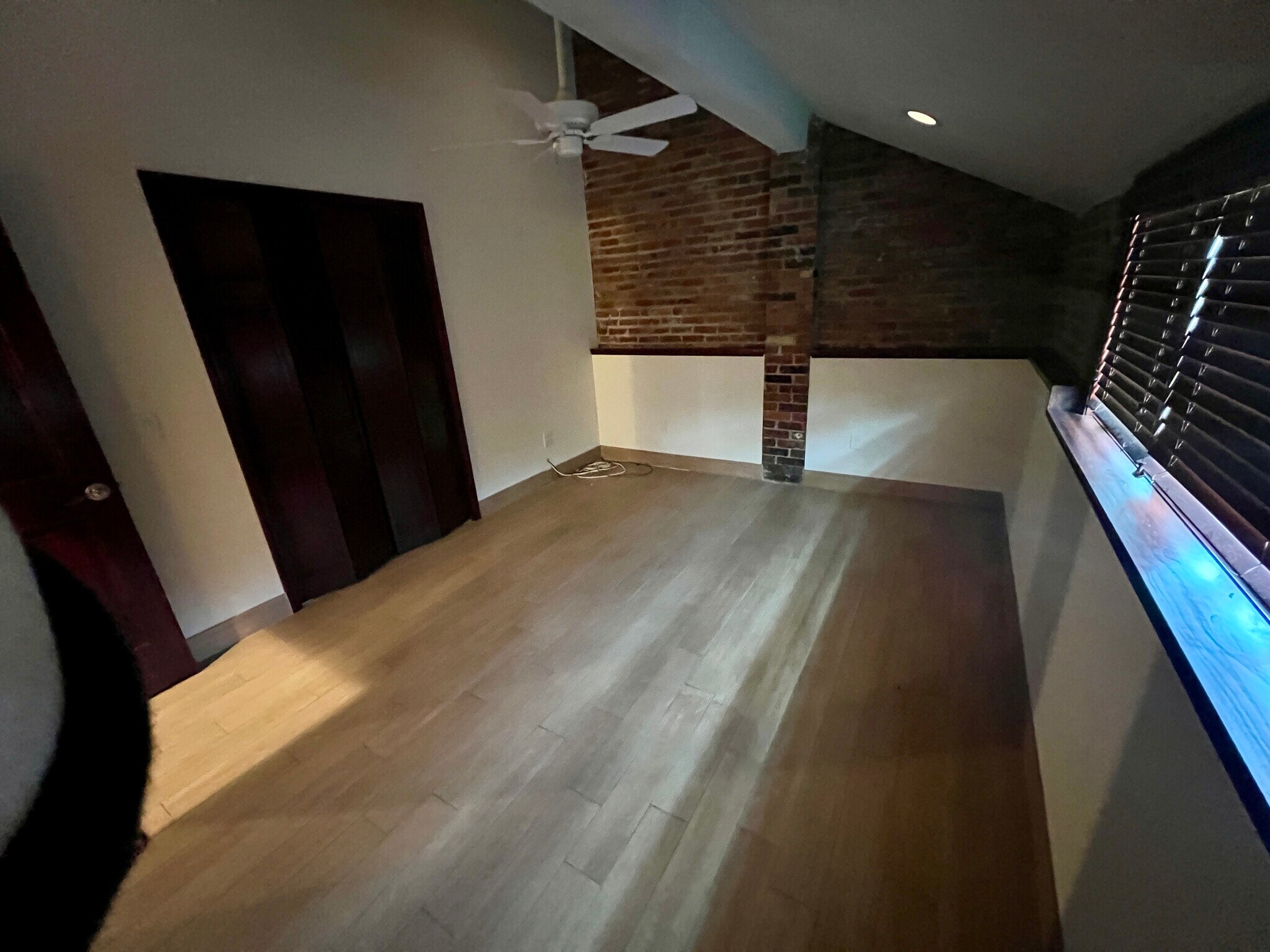 Building Photo - 104 Linwood Ave