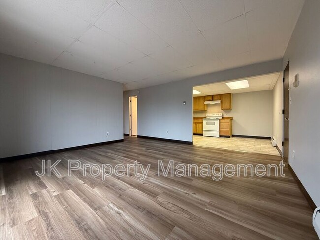 Building Photo - 1122 1st Ave SW