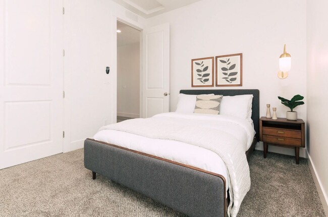 Building Photo - 1428 S Colorado Ave