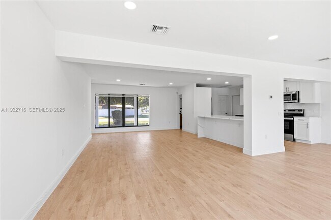 Building Photo - 317 N 31st Ave