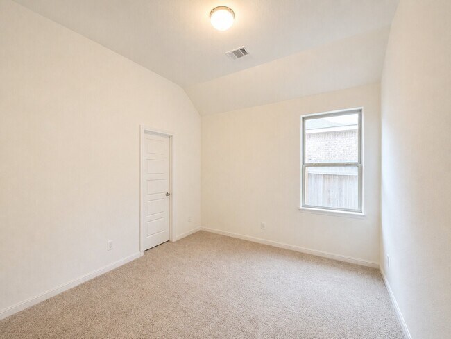 Building Photo - 31630 Zoe Pt