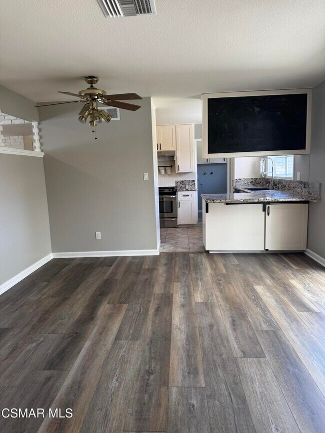 Building Photo - 3429 Henry Dr