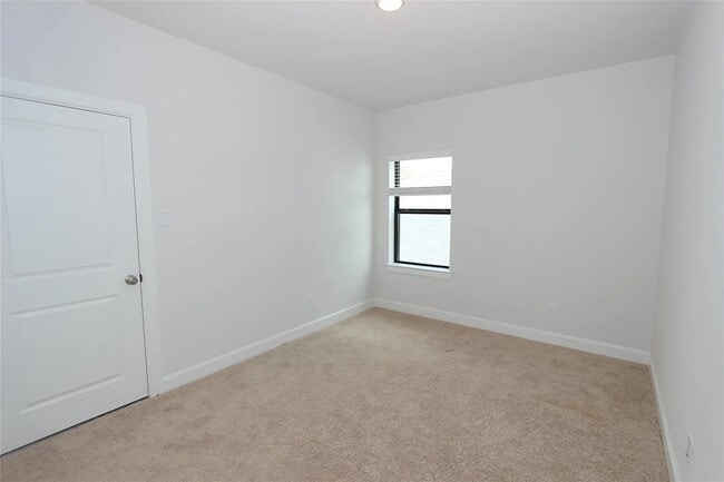 Building Photo - 1443 Park Path Dr