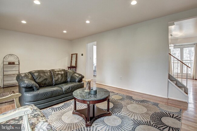 Building Photo - 4700 Parkman Ct