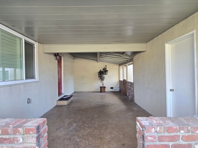 Building Photo - Large Campbell Home, Remodeled Inside, Gorgeous Kitchen, Large Master Suite, A/C, Beautiful Yards!