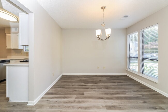 Building Photo - 20 Briar Gate Ln